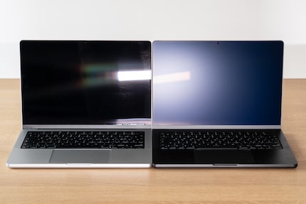 Bei direkter Lichteinstrahlung bevorzuge ich das glänzende Display.