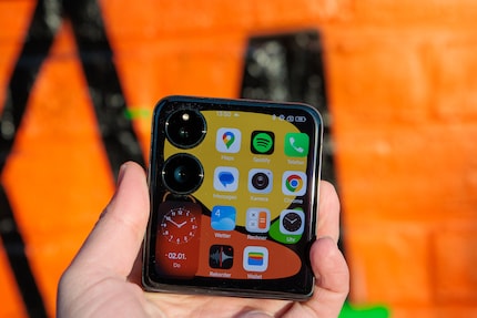 Die Apps für das Außendisplay müssen in den Einstellungen festgelegt werden.