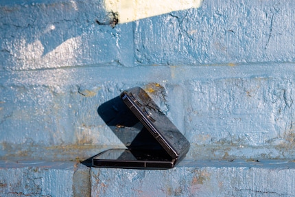 Den Fingerabdrucksensor hat Xiaomi im Powerbutton des Mix Flip verbaut.