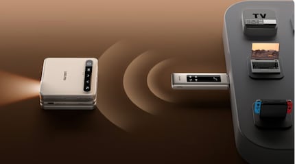 Usa il dongle HDMI o la funzione mirror per collegare i tuoi dispositivi allo ZIP.