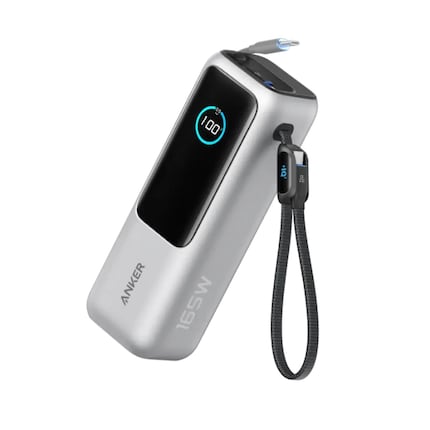 Uno dei cavi USB-C funge anche da tracolla.