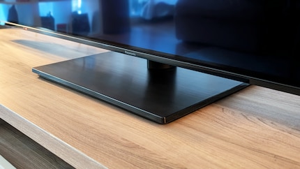 Die Unterkante des Panels ist für die meisten Soundbars zu tief.