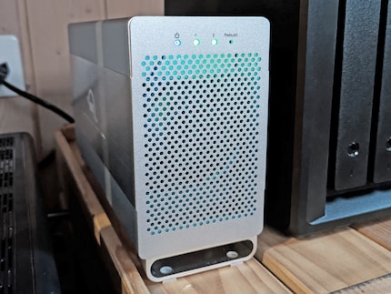 I LED indicano lo stato di accensione, degli HDD 1 e 2 e del Rebuild.