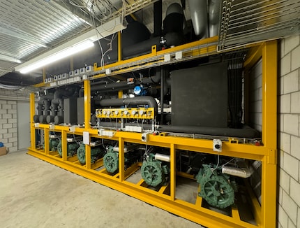 This is what the reversible CO₂ heat pump in Wohlen looks like.