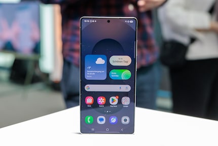 The Galaxy S25 Ultra's display is slightly larger than its predecessor due to the smaller bezel, without the smartphone getting any bigger.