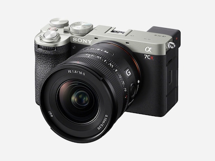 Le nouveau 16mm s'adapte bien à un appareil compact comme l'Alpha 7C R