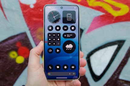 Das Display des Nothing Phone (3a) ist angenehm hell.