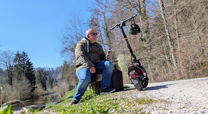 Une pause s’impose au bord de la Töss avant d’attaquer la montée.