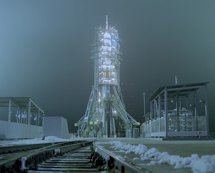 Soyuz MS-20 sulla rampa di lancio in Kazakistan. Questa foto è stata scattata nel 2021, la notte prima che Yusaku Maezawa venisse inviato sulla Stazione Spaziale Internazionale. Maezawa era il leader e il finanziatore del progetto «dearMoon».