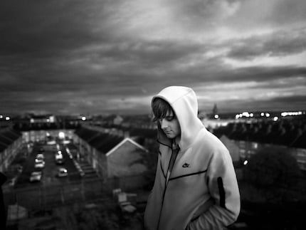 Ryley sui tetti di Empire Parade a Belfast.
