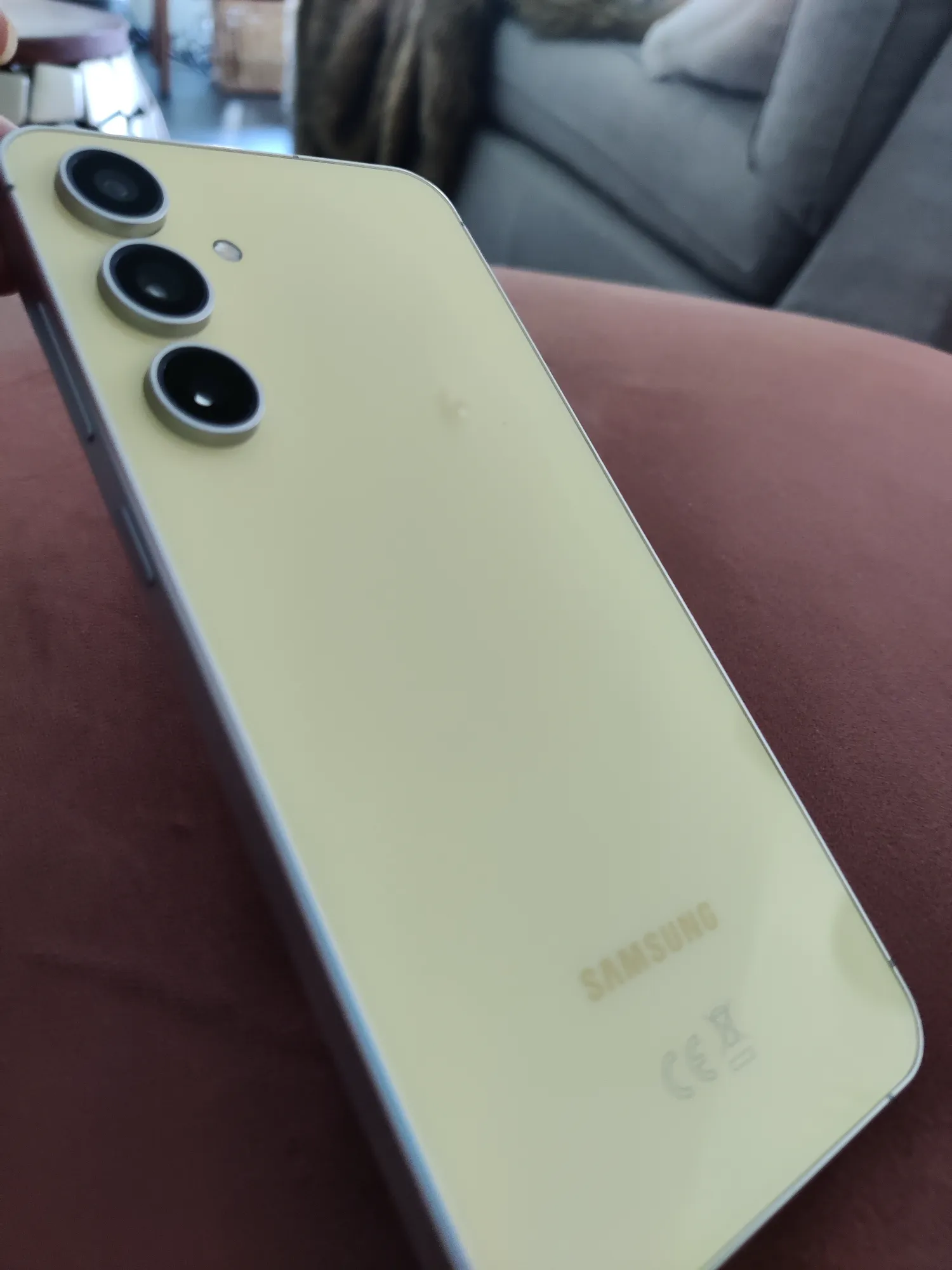 Actual product image Samsung Galaxy S24 FE (256 GB, Yellow, 6.70", SIM + eSIM, 50 Mpx, 5G)