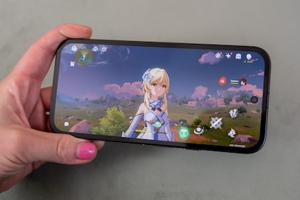 The display’s stylish, making it fun to watch videos and play games.