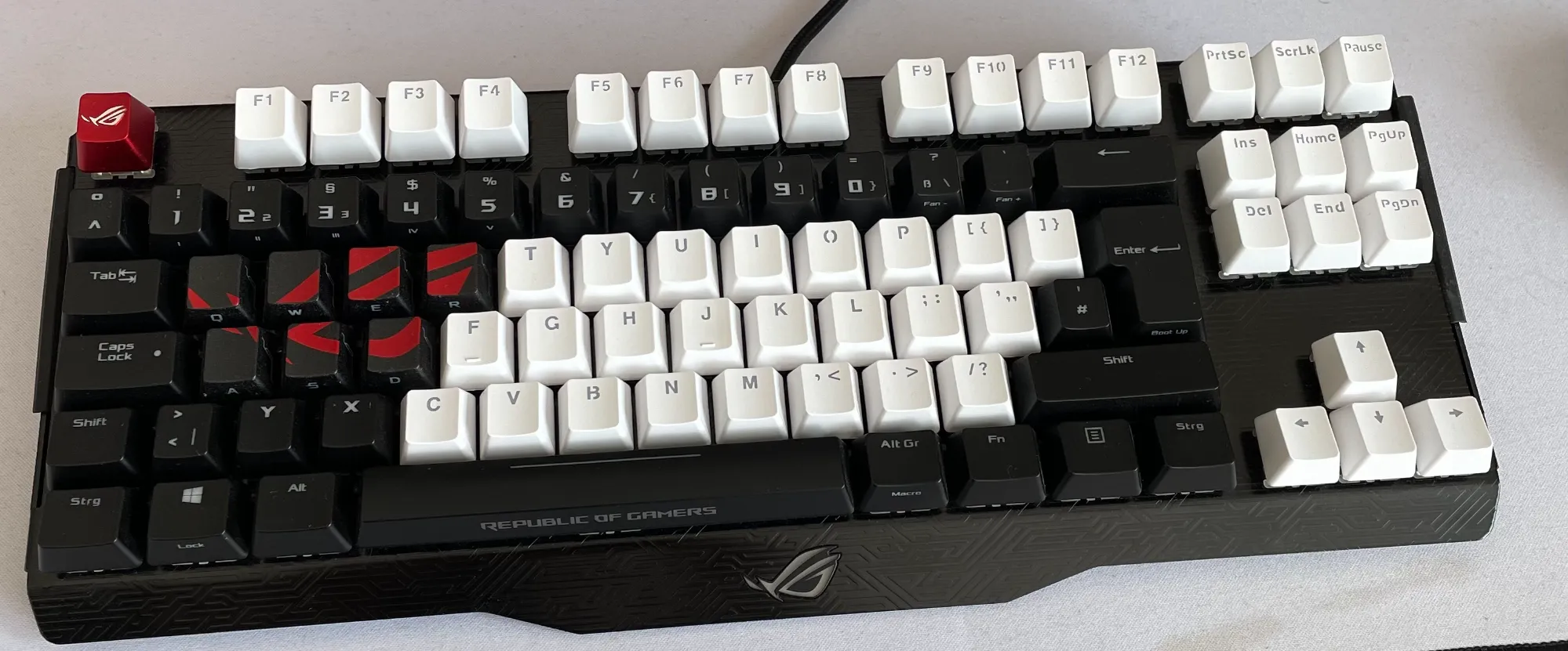 Actual product image ASUS ROG Claymore Core (CH, Cable)