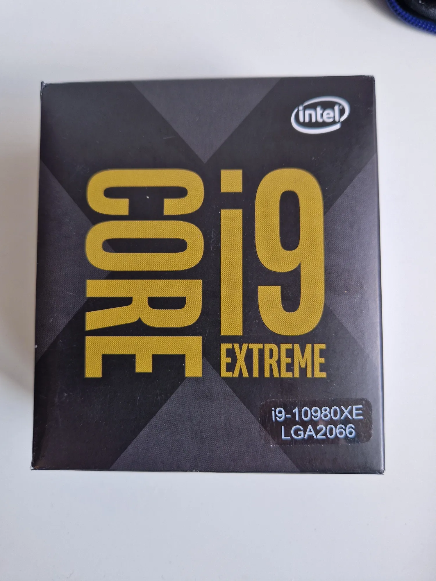 Produktbild Intel Core i9-10980XE (LGA 2066, 3 GHz, 18 -Core)
