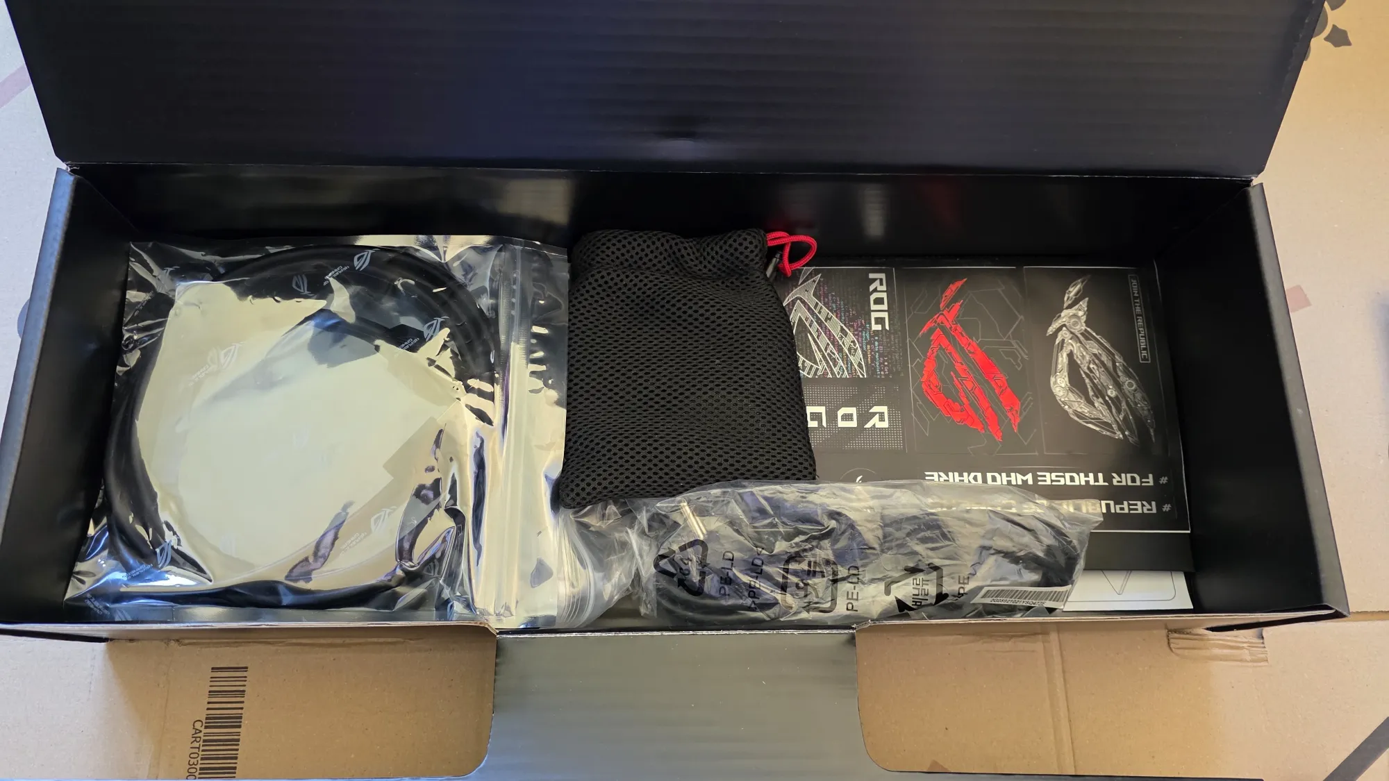 Actual product image ASUS ROG Swift PG32UQX (3840 x 2160 Pixels, 32")