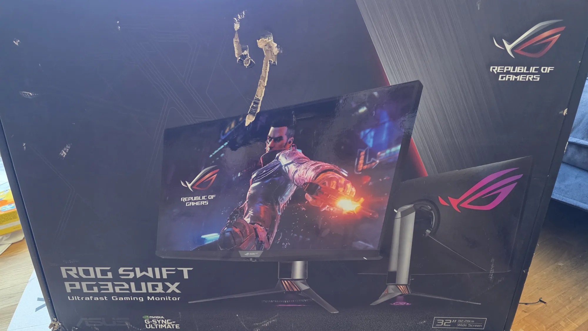 Actual product image ASUS ROG Swift PG32UQX (3840 x 2160 Pixels, 32")