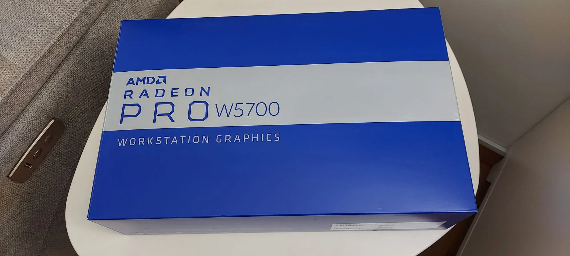 Produktbild AMD Radeon Pro W5700 (8 GB)