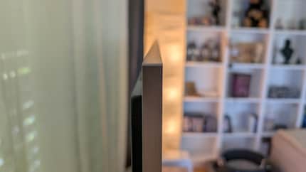 Der G5 wirkt von der Seite fast wie eine gläserne Scheibe – konsequent Gallery eben.