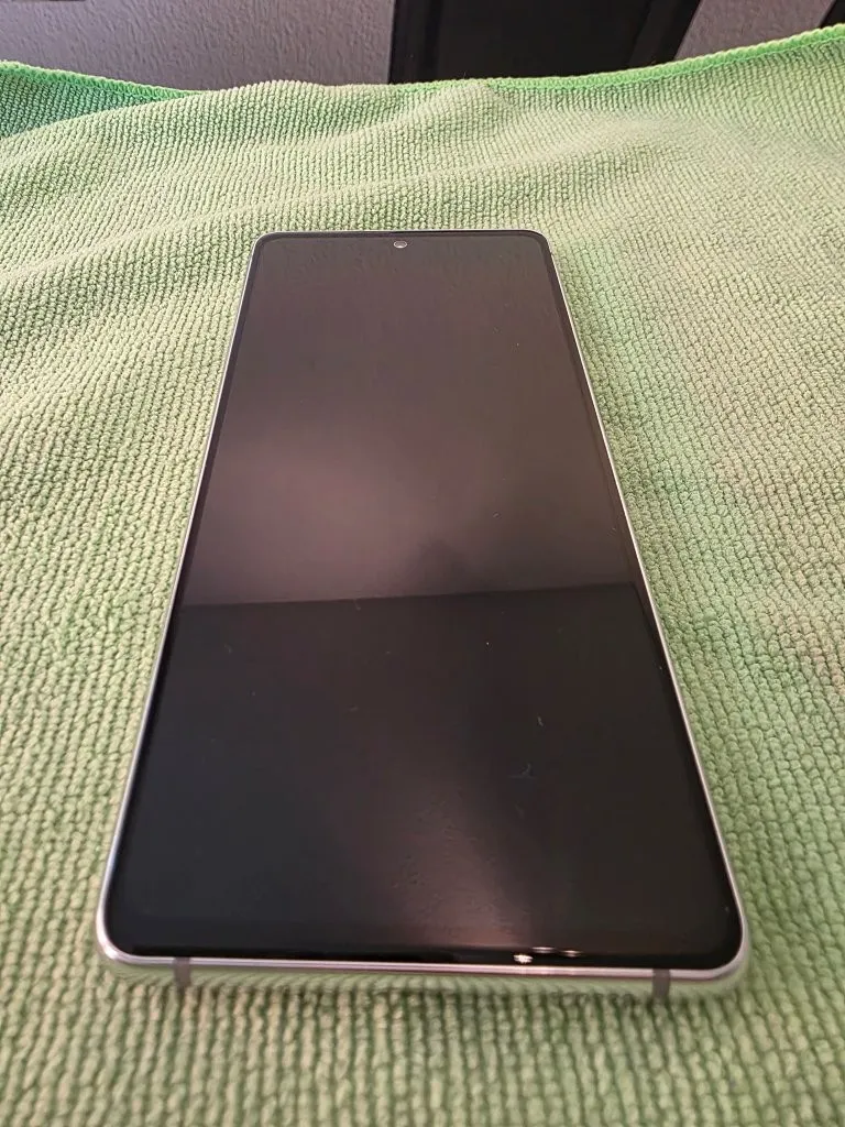 Image du produit Samsung Galaxy S20 FE (128 Go, Cloud White, 6.50", Double SIM hybride, 12 Mpx, 4G)