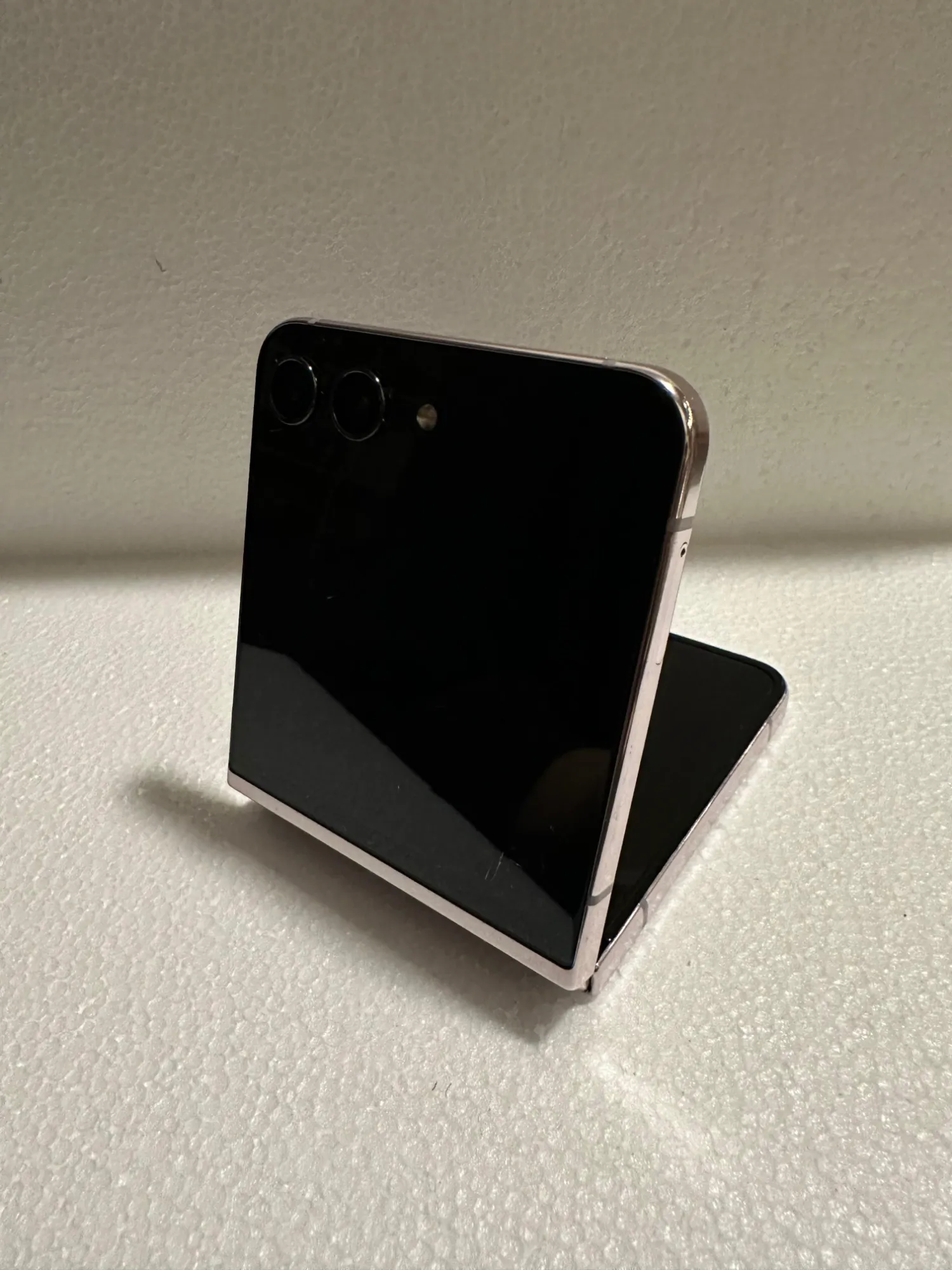 Image du produit Samsung Galaxy Z Flip5 (512 Go, Lavande, 6.70", SIM + eSIM, 12 Mpx, 5G)