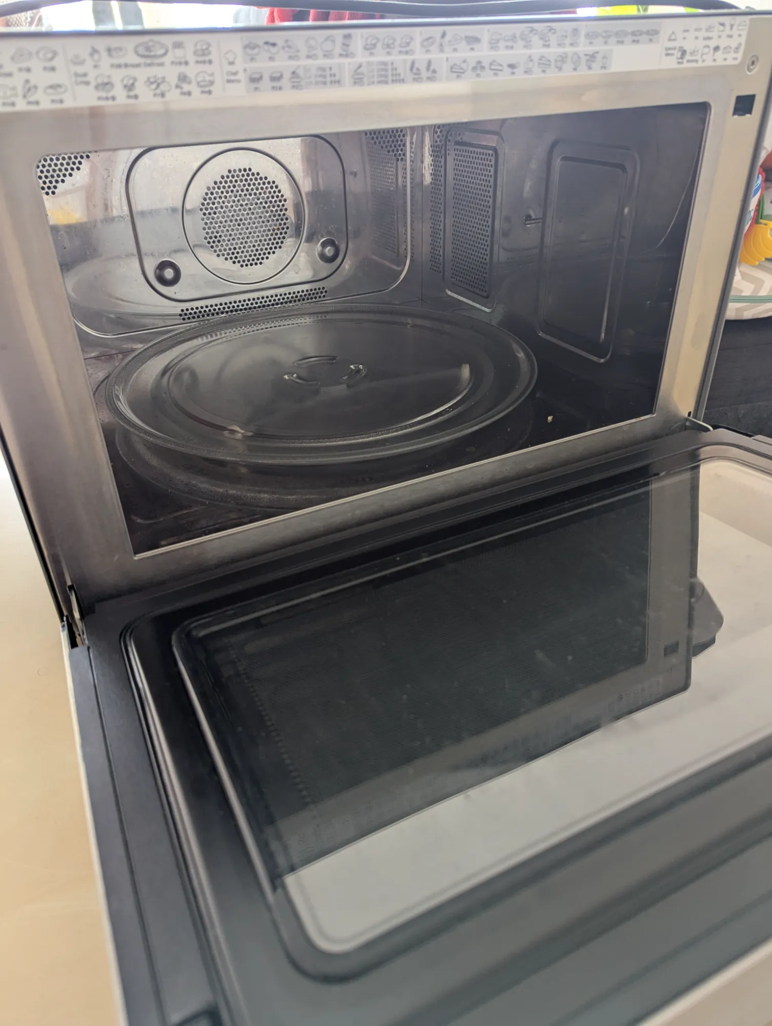 Image du produit Whirlpool MWP 3391 SX Plan de travail combiné micro-ondes, acier inoxydable (33 l)