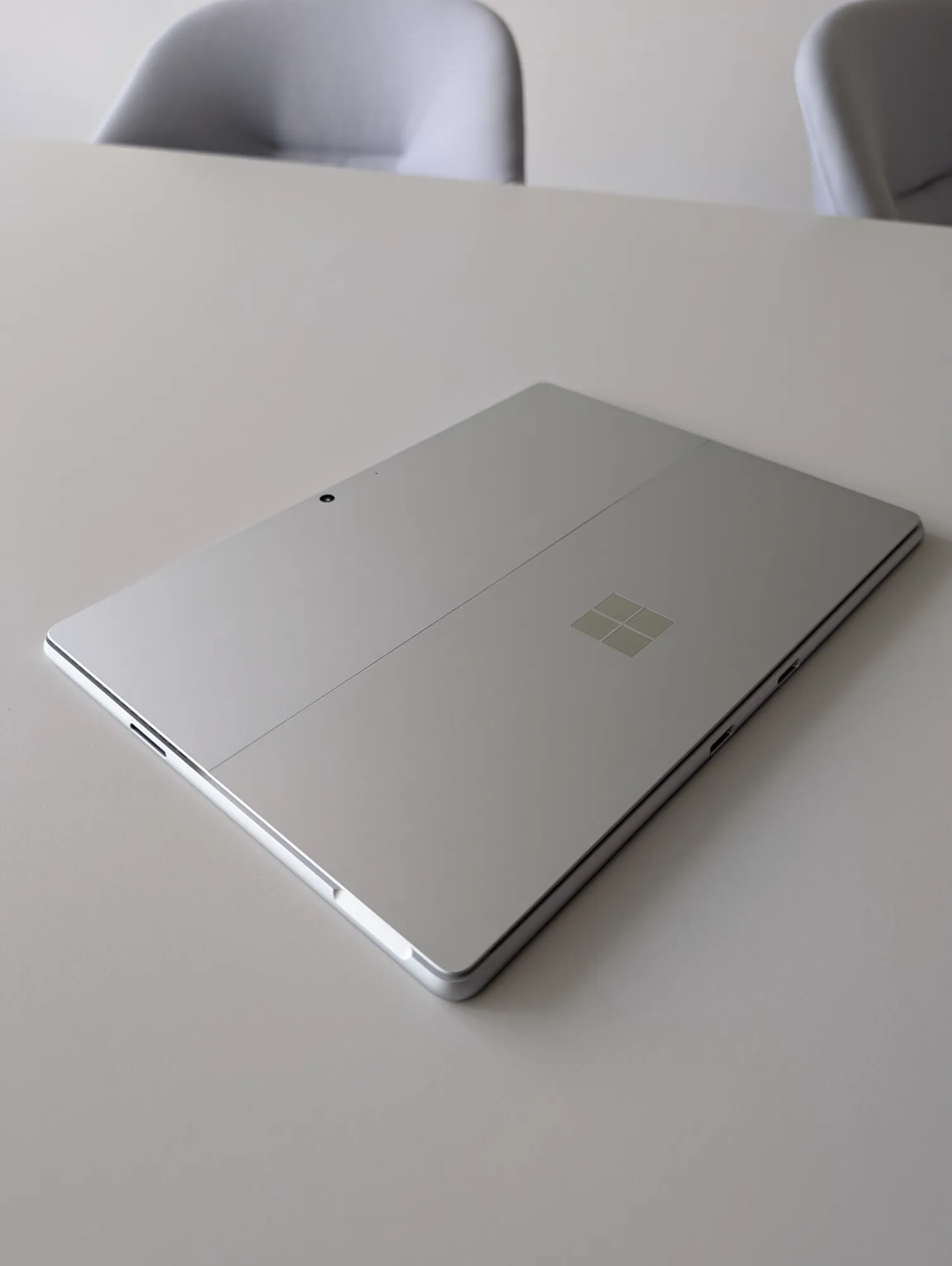 Produktbild Microsoft Surface Pro 11. Edition for business (mit Netzteil) – Copilot+ PC (13", Snapdragon X Elite X1E-80-100, 32 GB, 1000 GB, Ohne Tastaturlayout)