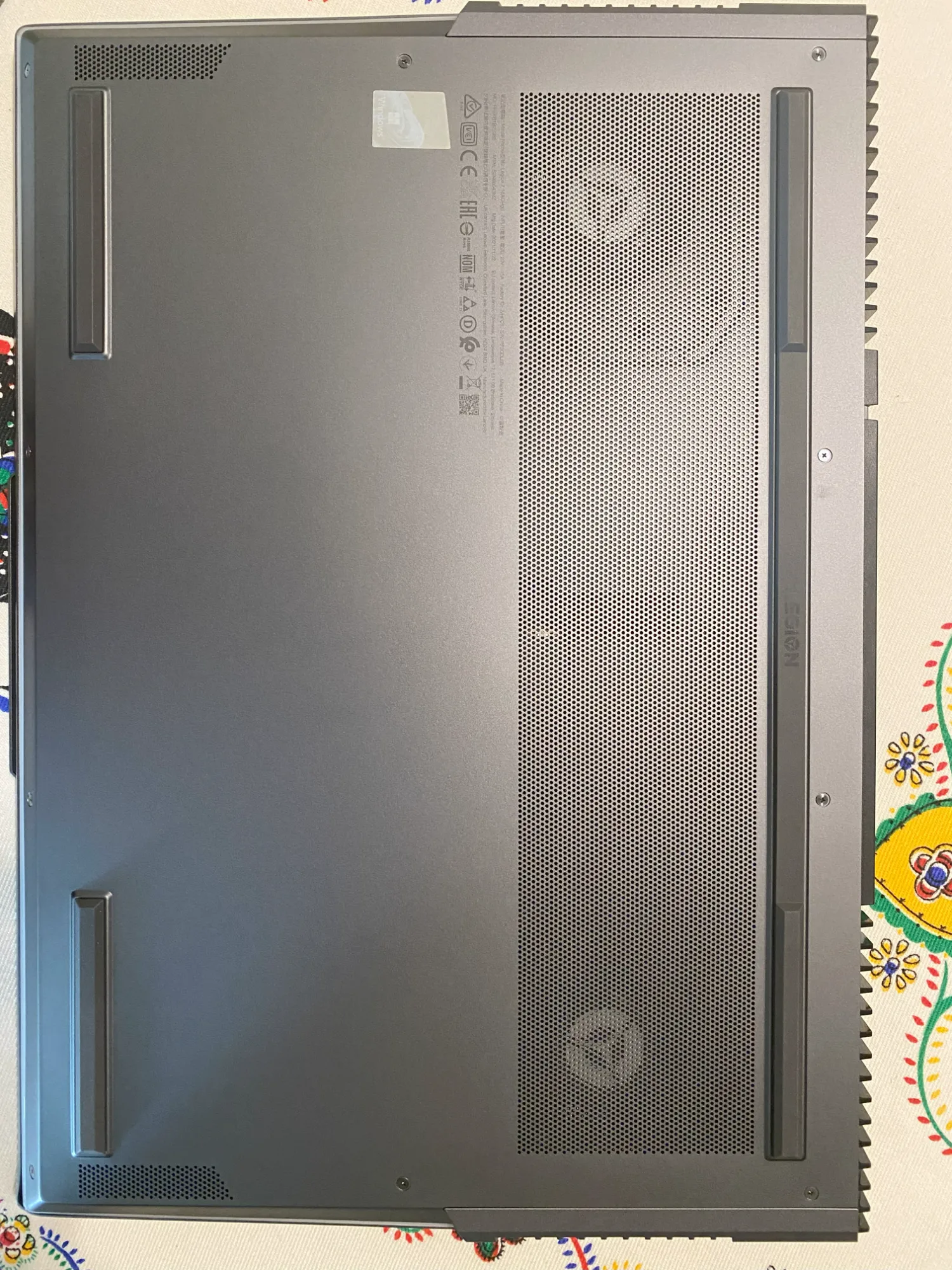 Produktbild Lenovo Legion 7 (16", AMD Ryzen 7 5800H, 32 GB, 1000 GB, CH)