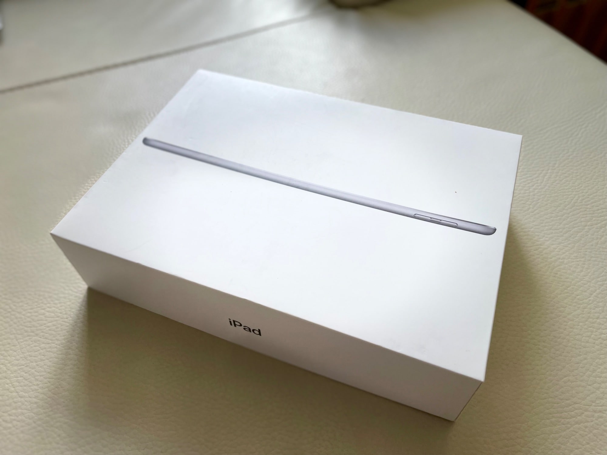 Image du produit Apple iPad (2018) (WLAN uniquement, 9.70", 32 Go, Gris sidéral)