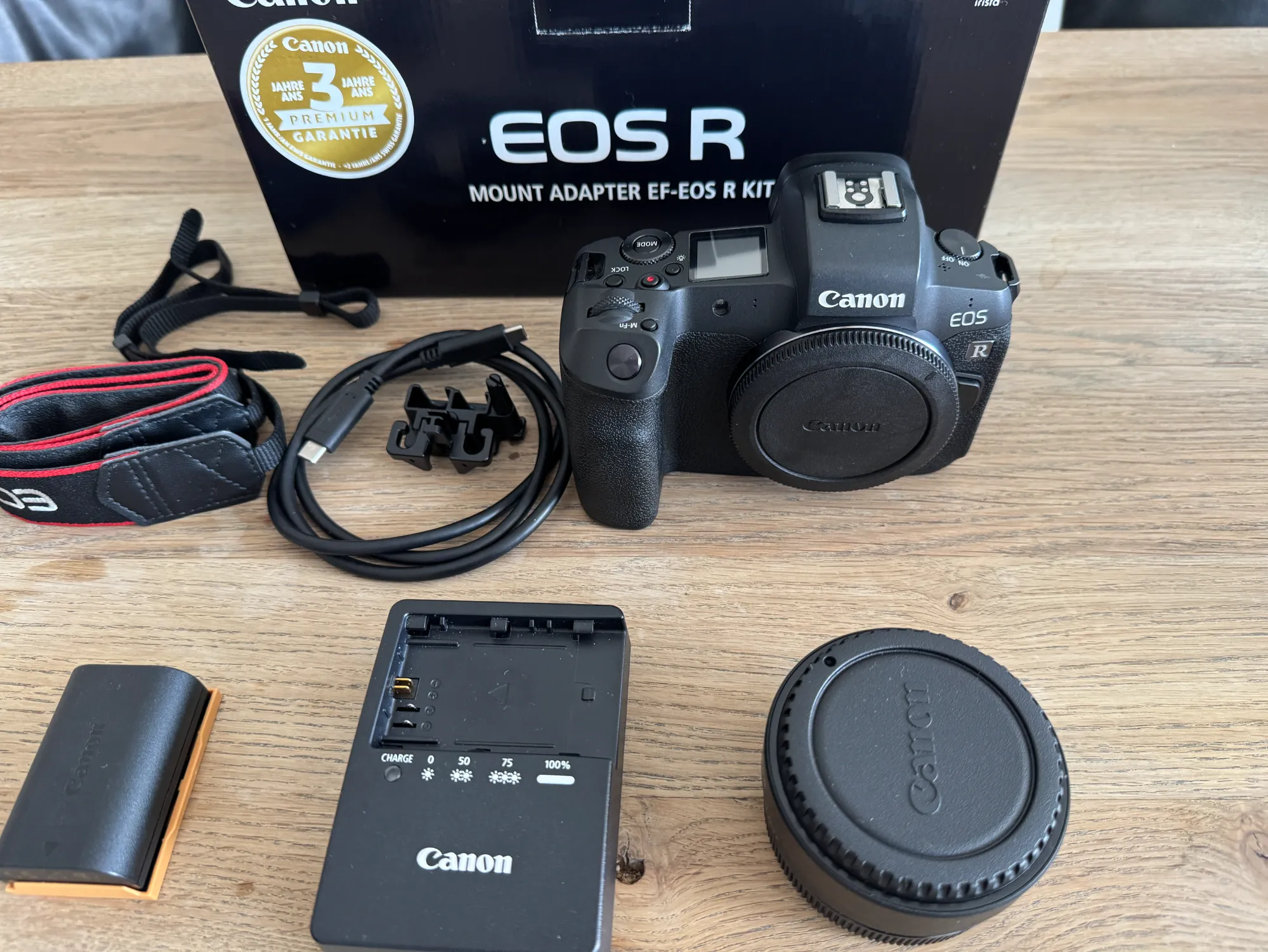 Actual product image Canon EOS R Body, with lens adapter (30.30 Mpx, Full frame)