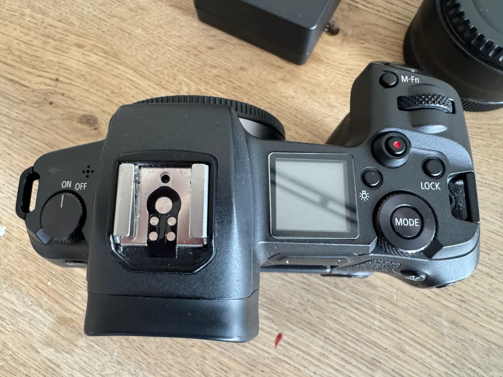 Actual product image Canon EOS R Body, with lens adapter (30.30 Mpx, Full frame)