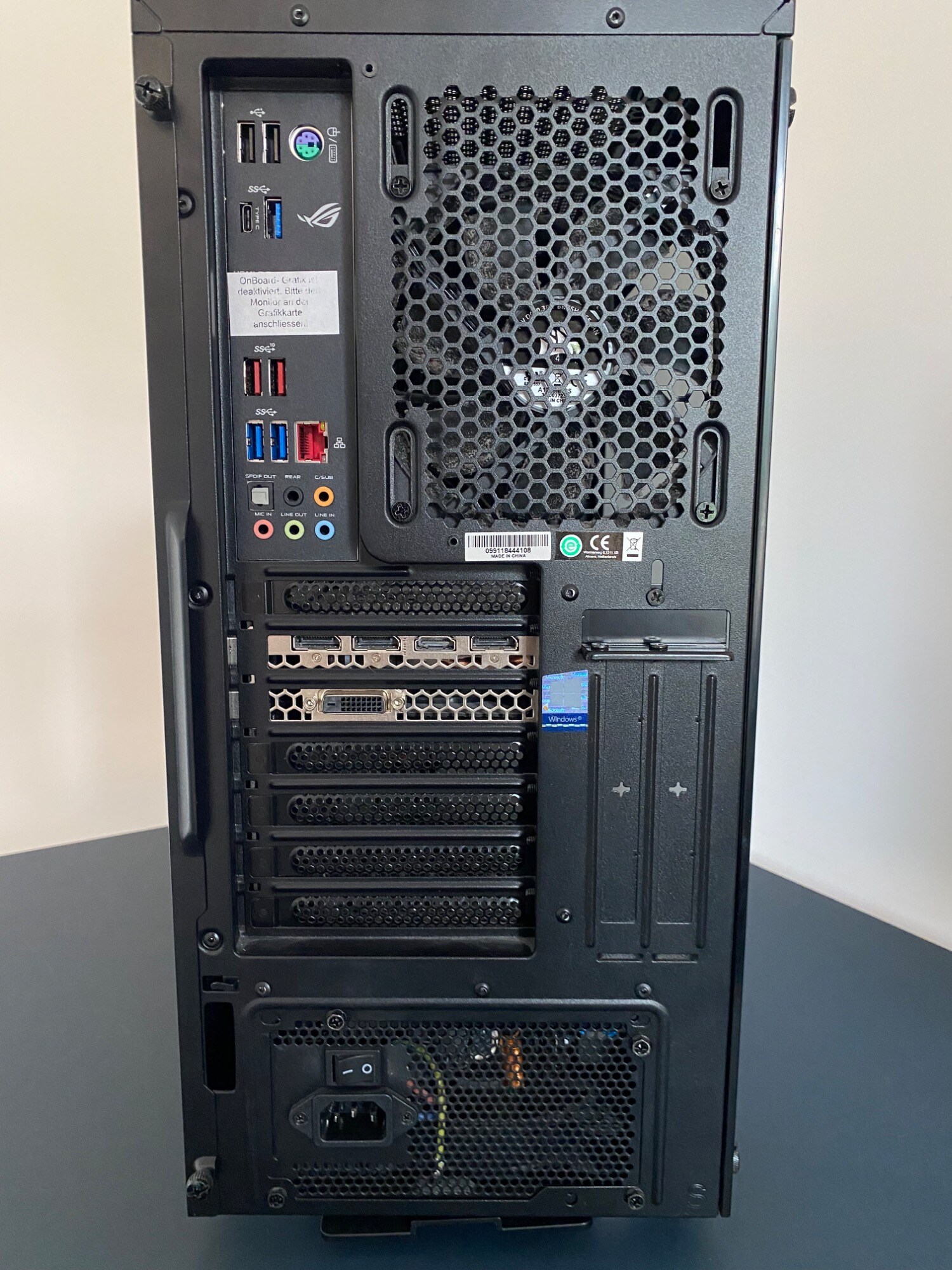 Produktbild Mifcom Savage (Intel Core i7-9700K, 16 GB, 500 GB, GeForce RTX 2070 Super)