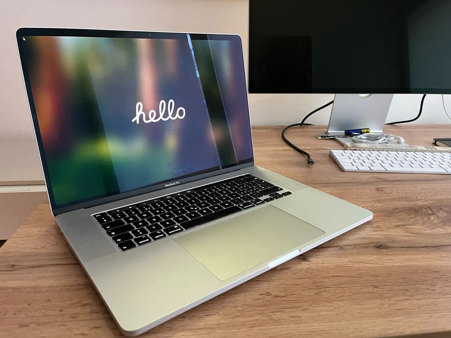 Produktbild Apple MacBook Pro – 2019 (16", Intel Core i9-9980HK, 64 GB, 1000 GB, CH)