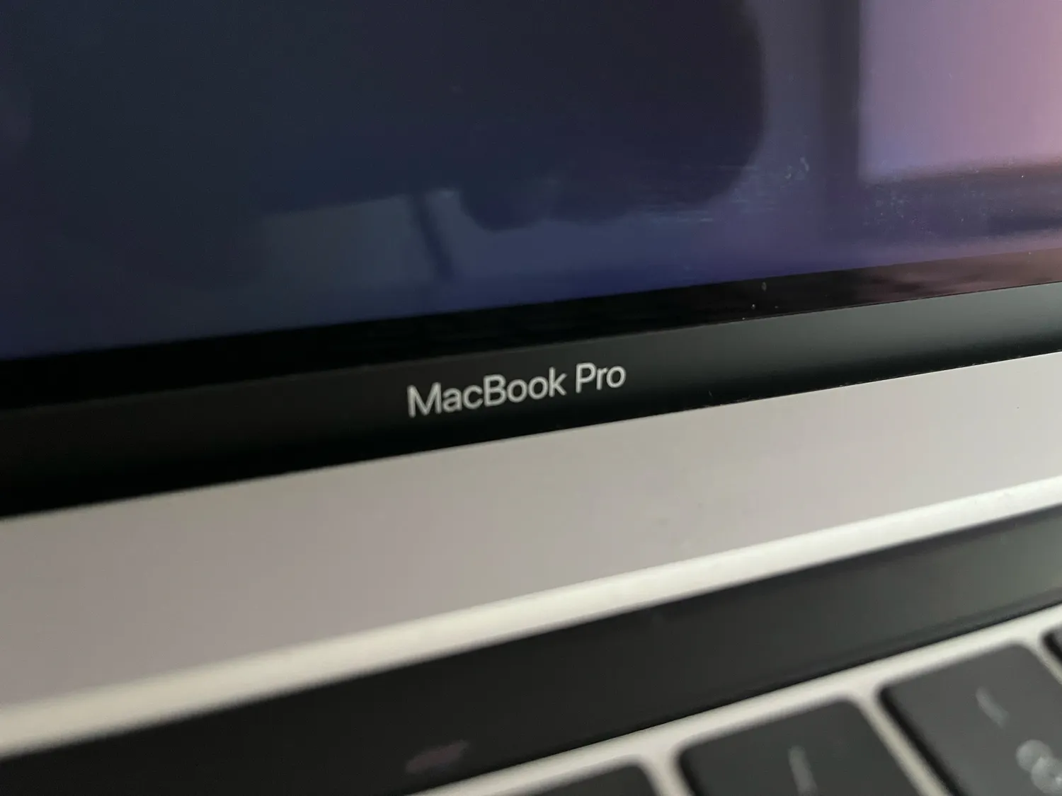 Produktbild Apple MacBook Pro – 2019 (16", Intel Core i9-9980HK, 64 GB, 1000 GB, CH)