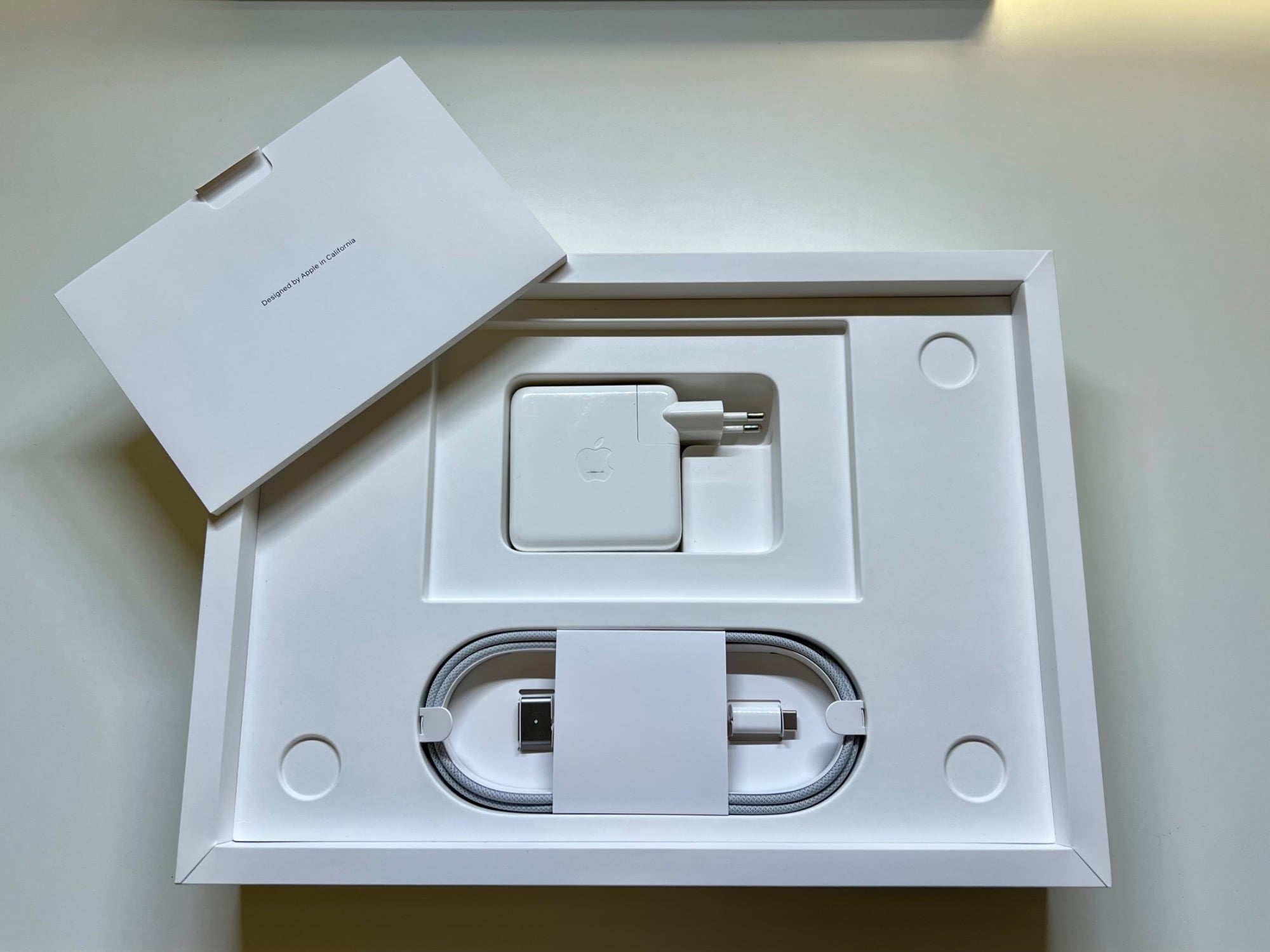 Actual product image Apple MacBook Pro - 2023 (14", M2 Pro, 16 GB, 512 GB, CH)