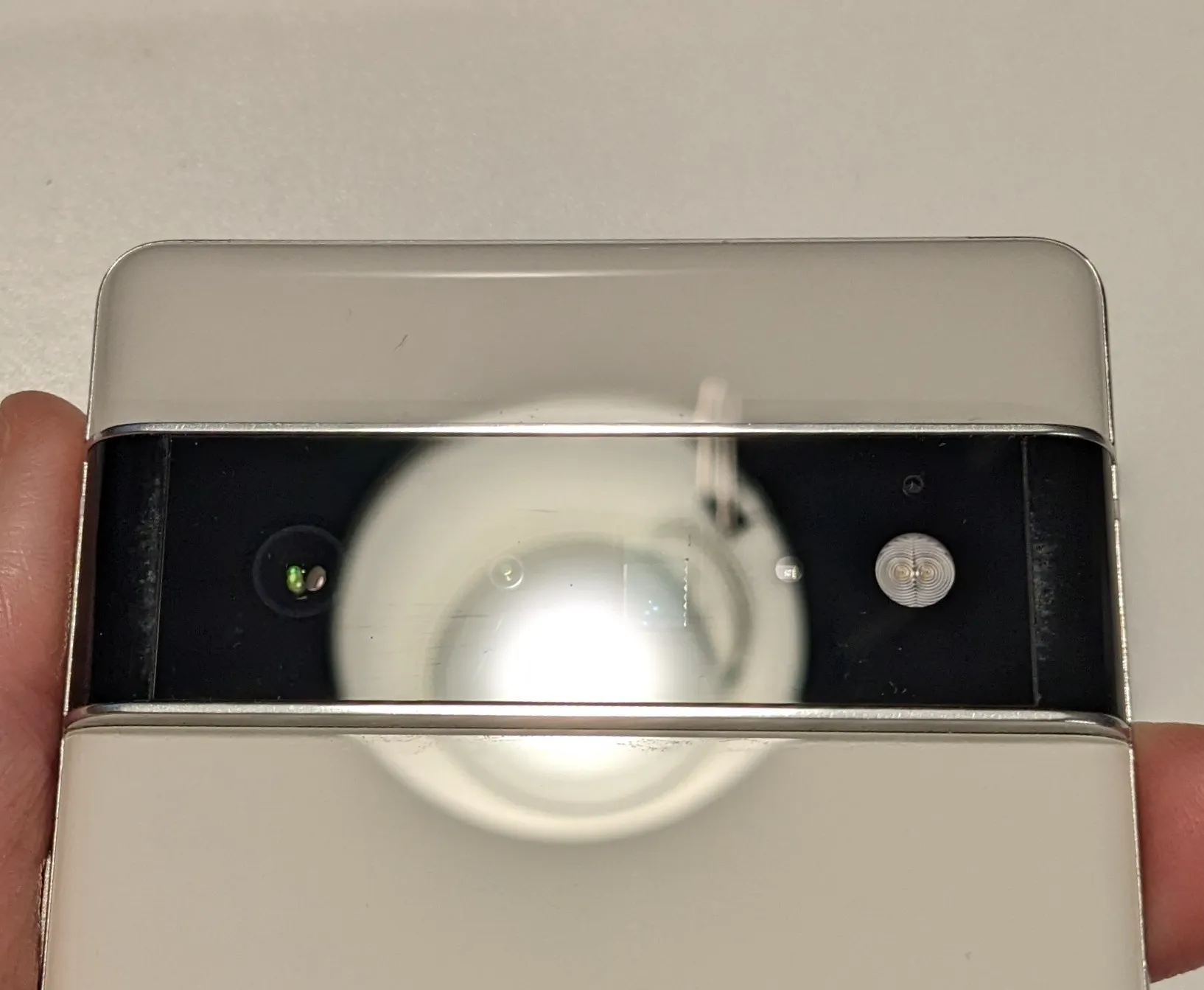Produktbild Google Pixel 6 Pro (128 GB, Cloudy White, 6.70", SIM + eSIM, 50 Mpx, 5G)