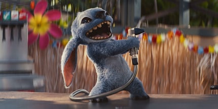 Stitch, wie wir ihn kennen und lieben – und im O-Ton erneut vom originalen «Lilo & Stitch»-Regisseur Chris Sanders gesprochen.