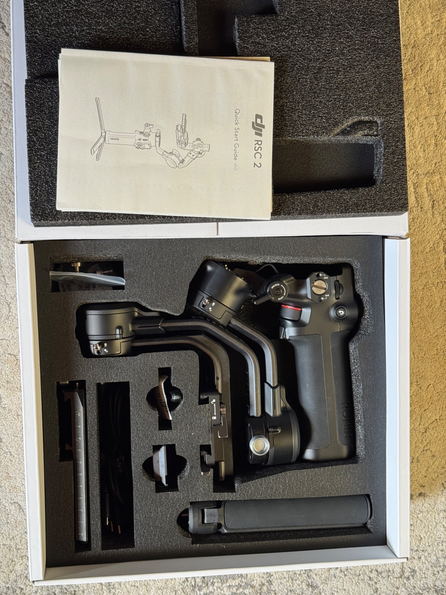 Immagine prodotto DJI RSC 2 (Fotocamera di sistema, Fotocamera reflex, 3 kg)
