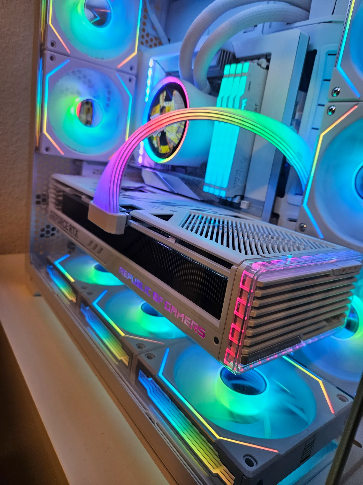 Produktbild ASUS ROG STRIX GeForce RTX 4090 24GB White OC Edition (24 GB)