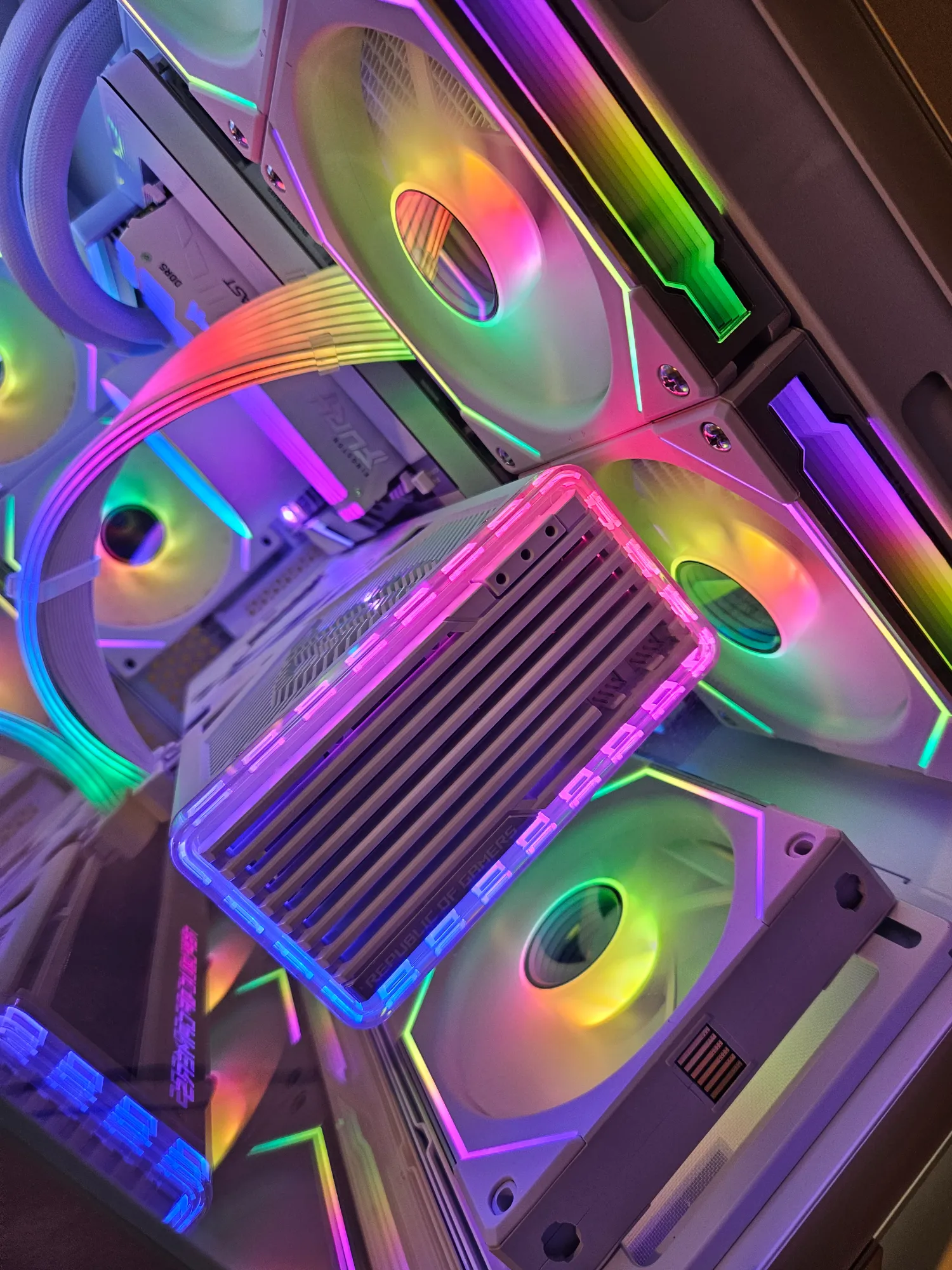 Produktbild ASUS ROG STRIX GeForce RTX 4090 24GB White OC Edition (24 GB)