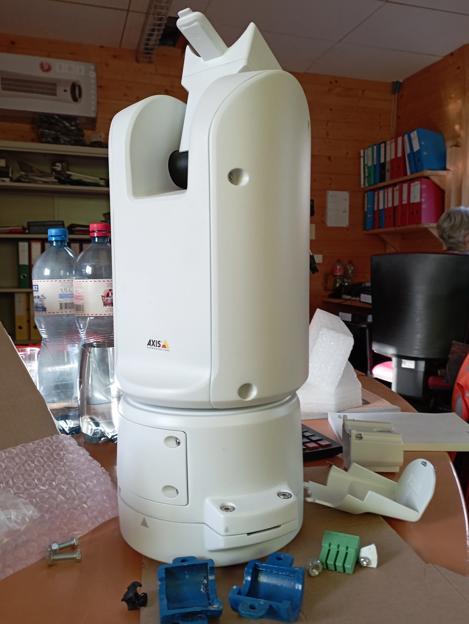 Actual product image Axis Pan and tilt motor T99A11 24V AC/DC White (Mounting kit)