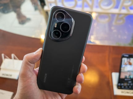 L'Honor 400 Pro ha una fotocamera con teleobiettivo.