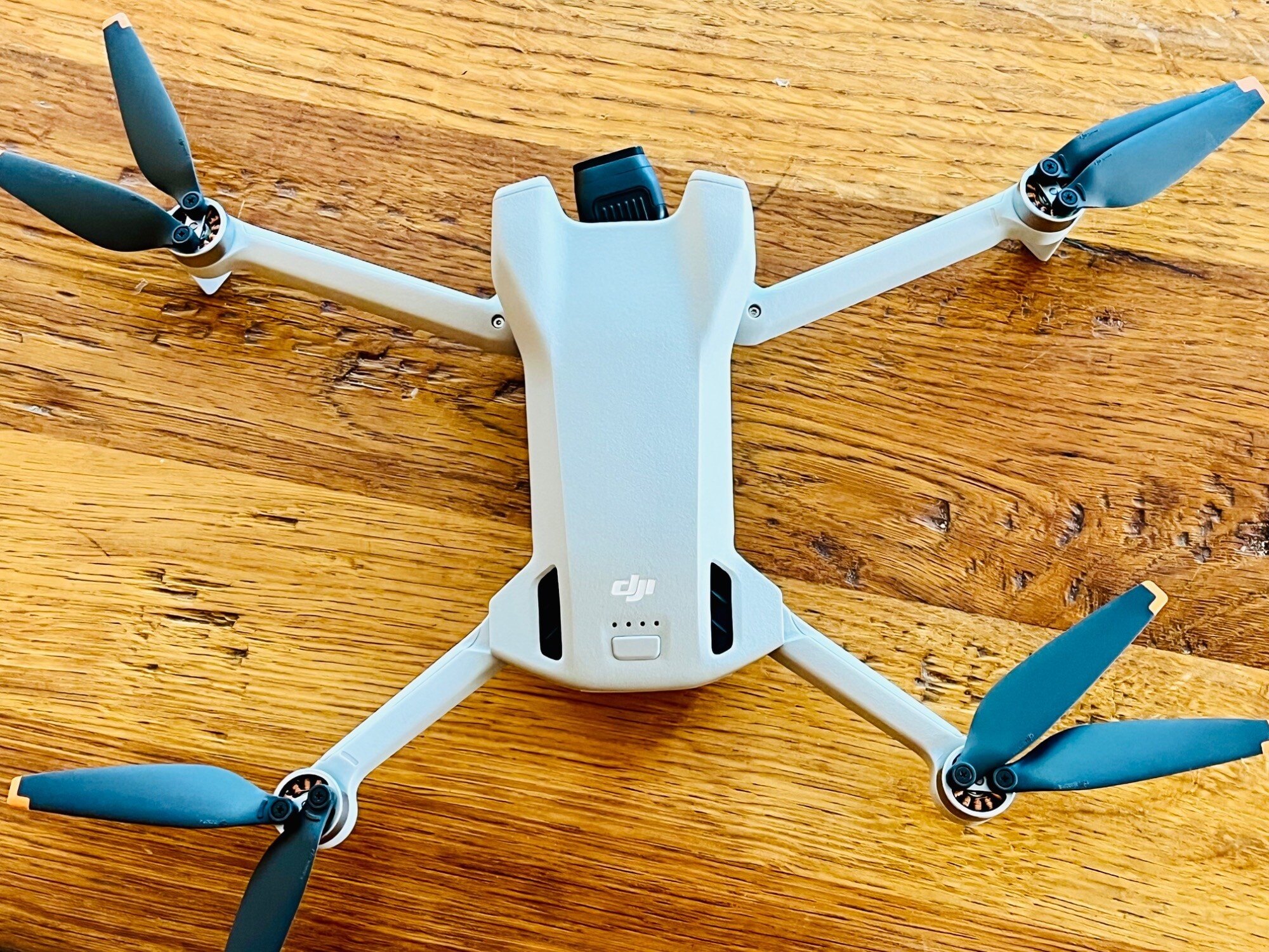 Image du produit DJI Mini 3 y compris Fly More Combo (38 min, 248 g, 12 Mpx)