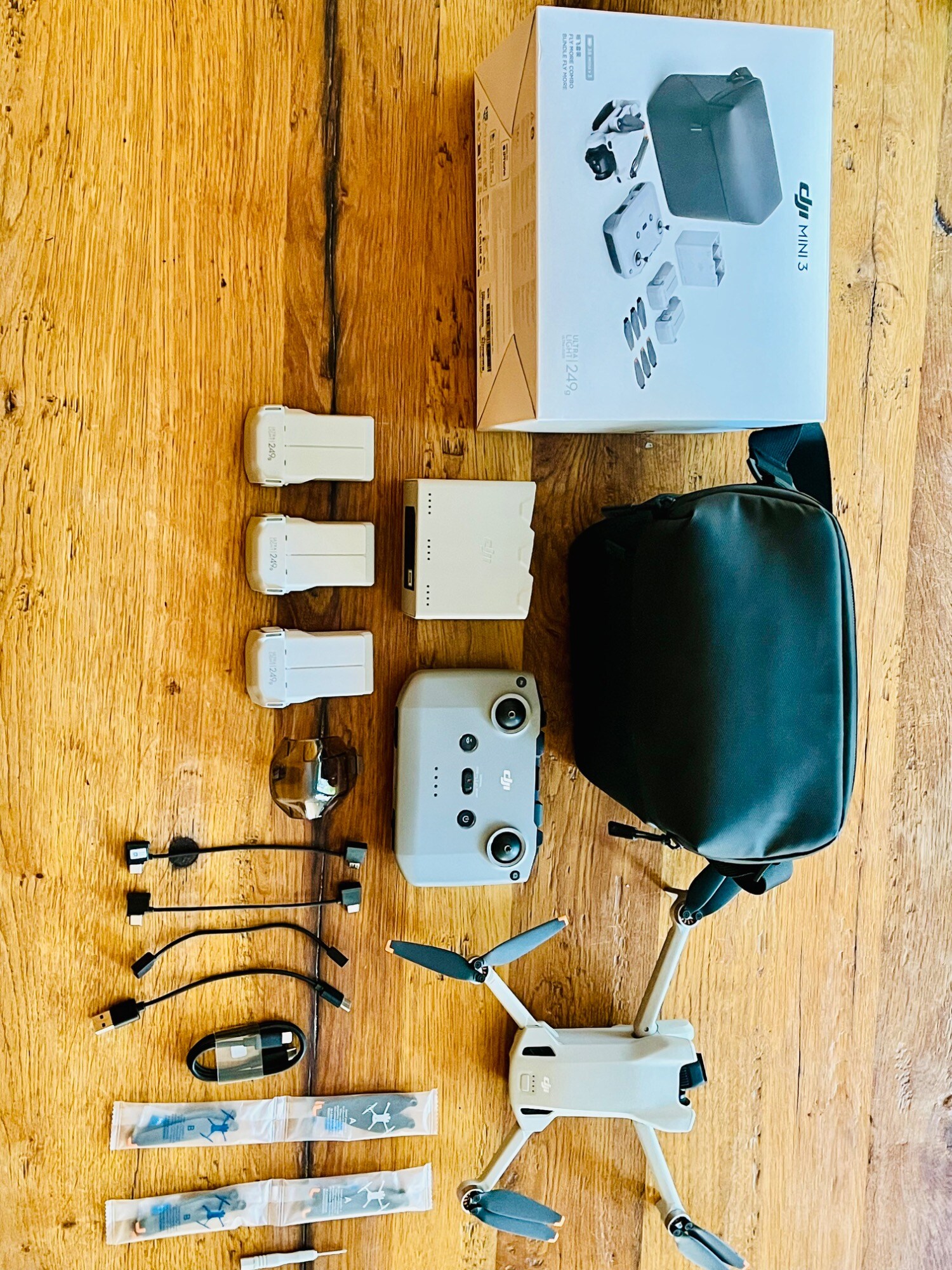 Image du produit DJI Mini 3 y compris Fly More Combo (38 min, 248 g, 12 Mpx)