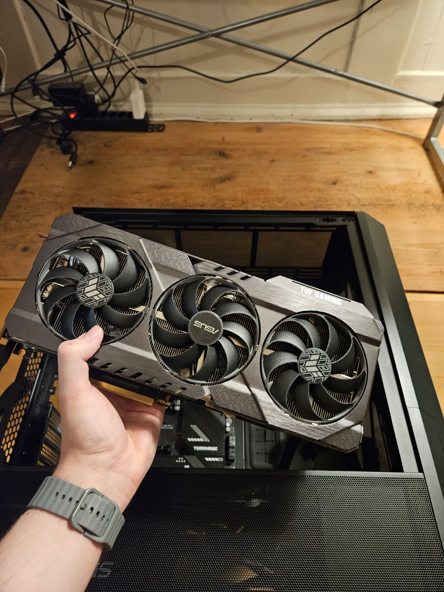 Produktbild ASUS TUF GAMING GeForce RTX 3060 Ti OC EDITION (8 GB)