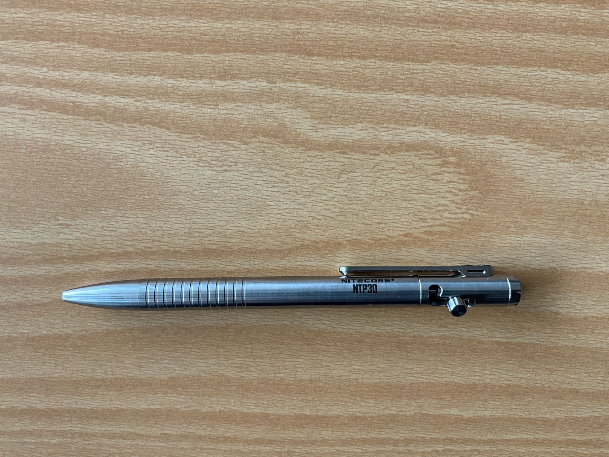 Image du produit Nitecore Stylo en titane NTP30 (Argent, 1 x)