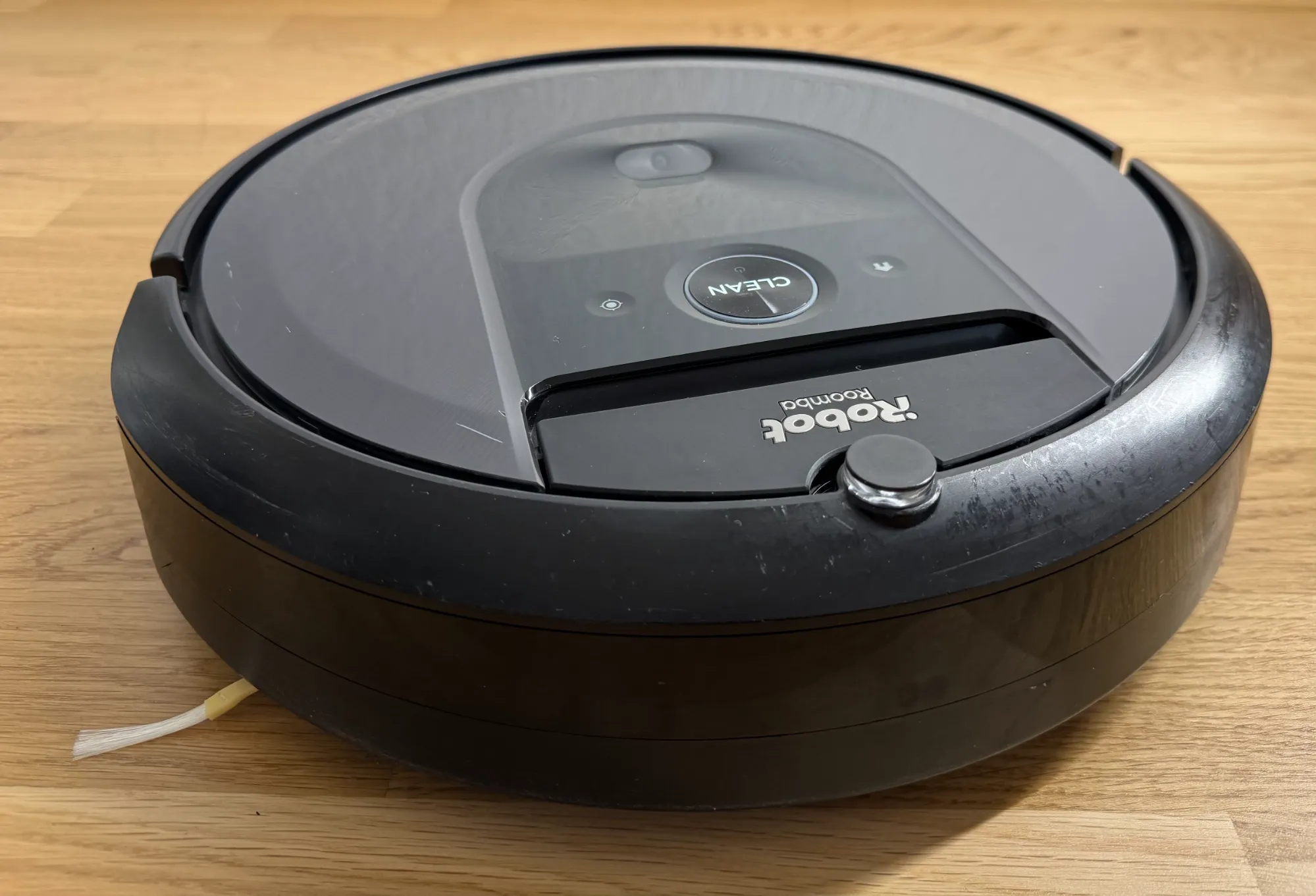 Produktbild iRobot Roomba i7+ Schwarz (Saugroboter)
