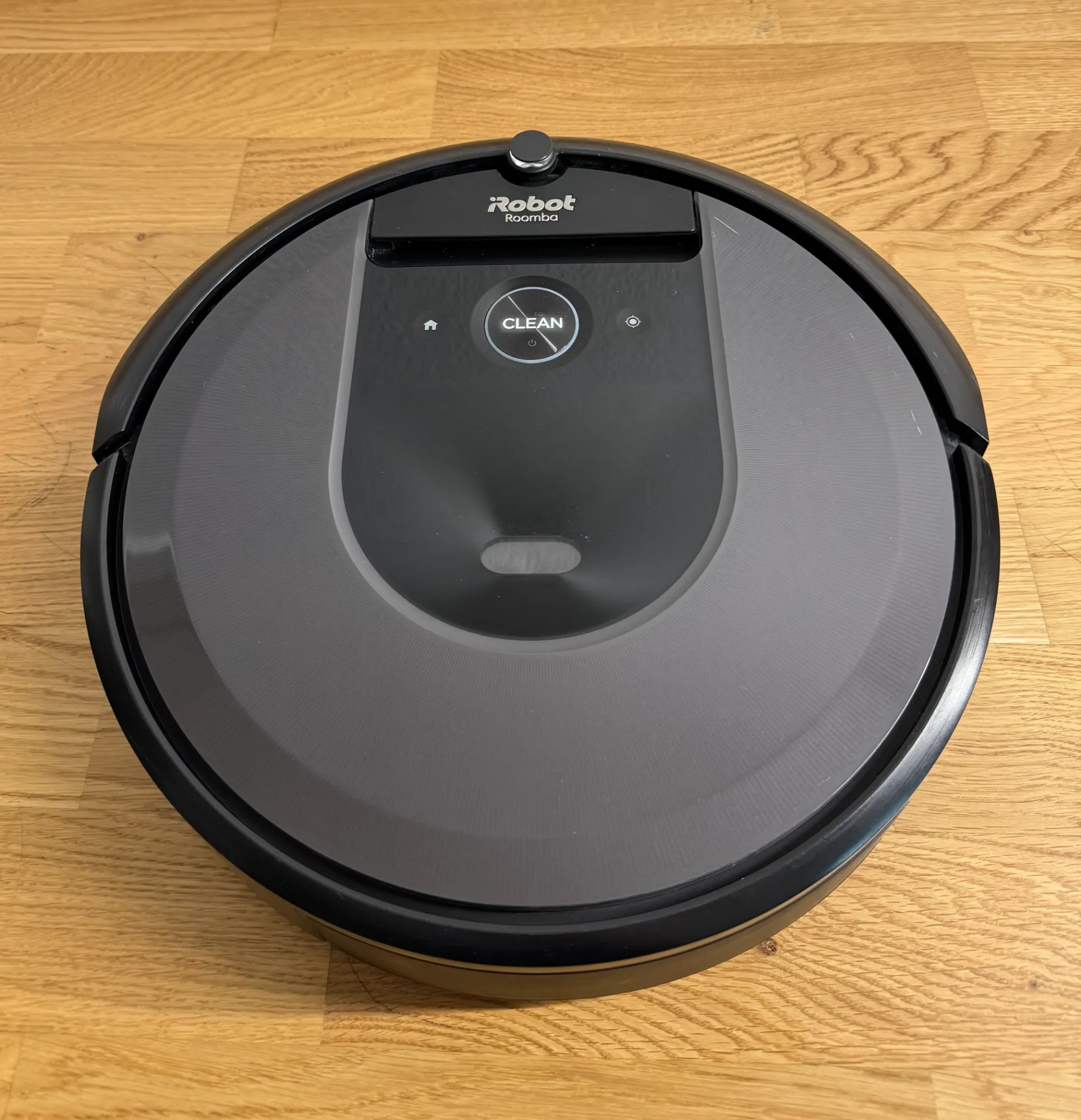Produktbild iRobot Roomba i7+ Schwarz (Saugroboter)
