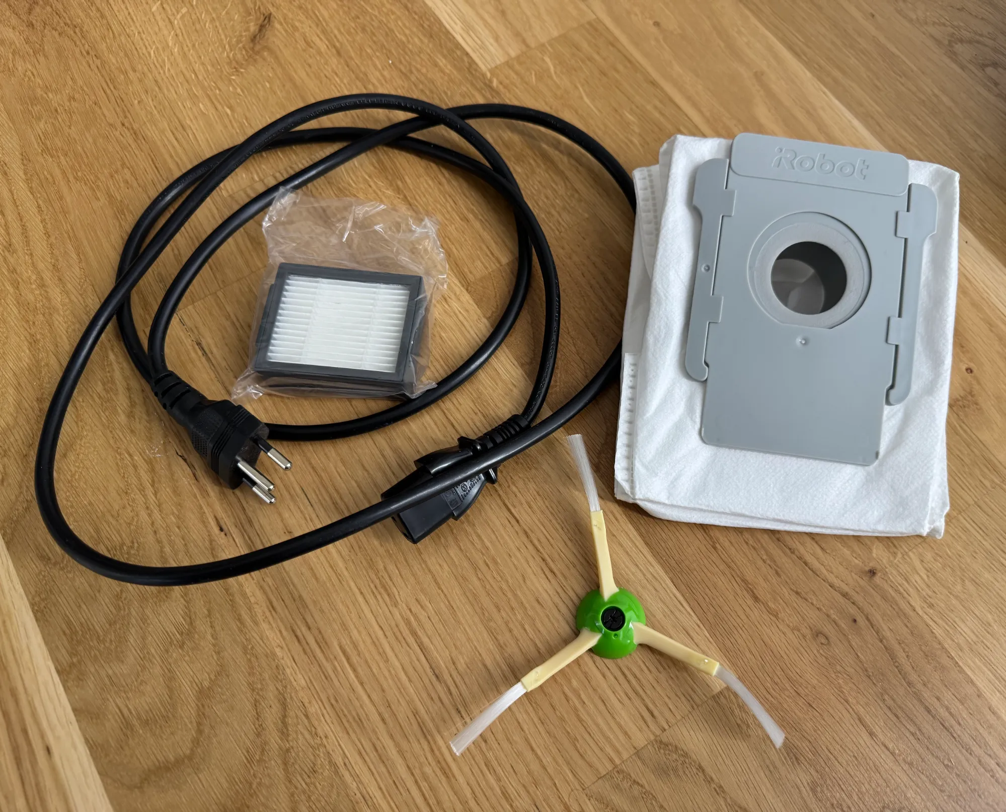 Produktbild iRobot Roomba i7+ Schwarz (Saugroboter)