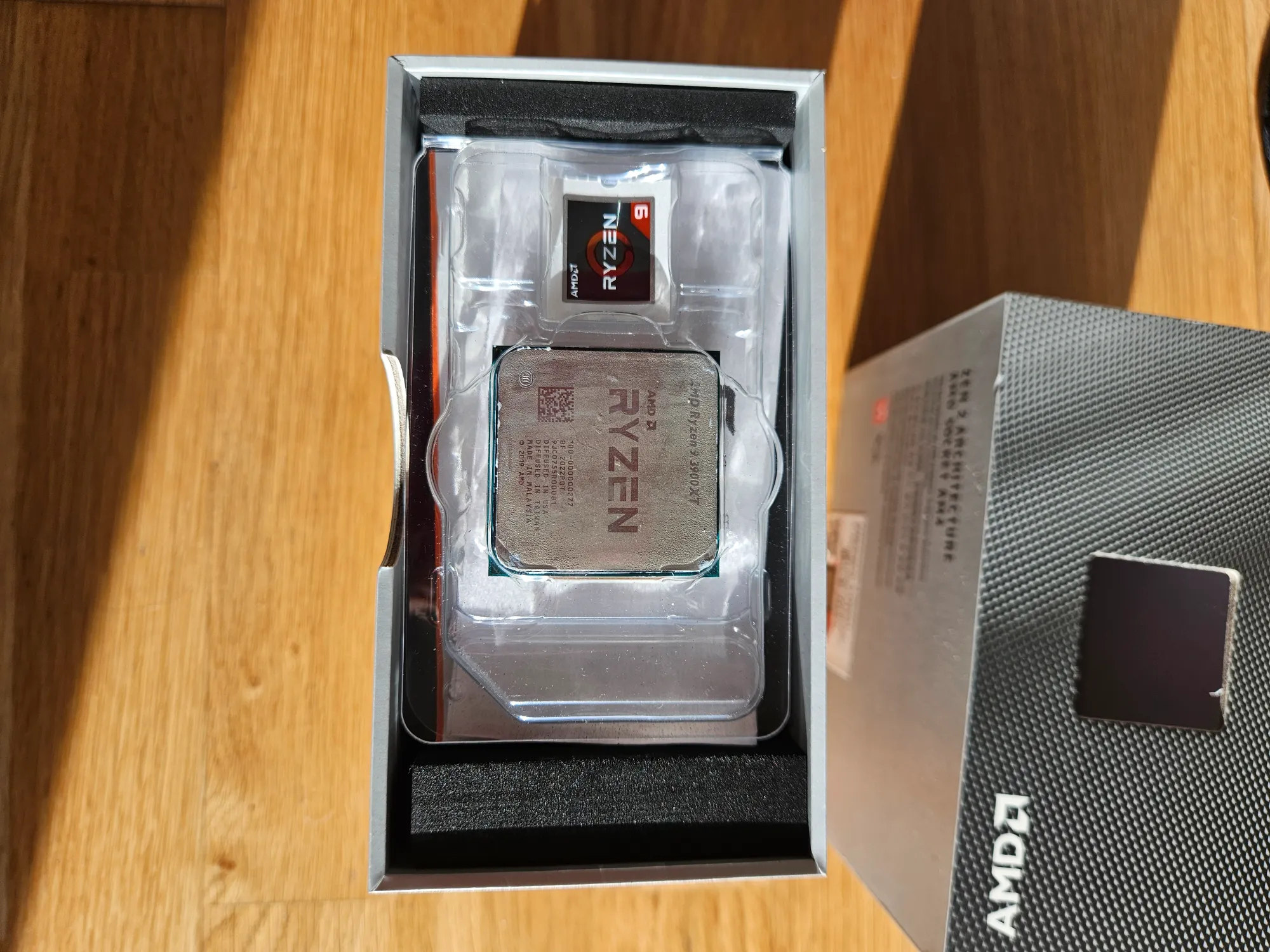 Produktbild AMD Ryzen 9 3900XT (AM4, 3.80 GHz, 12 -Core)