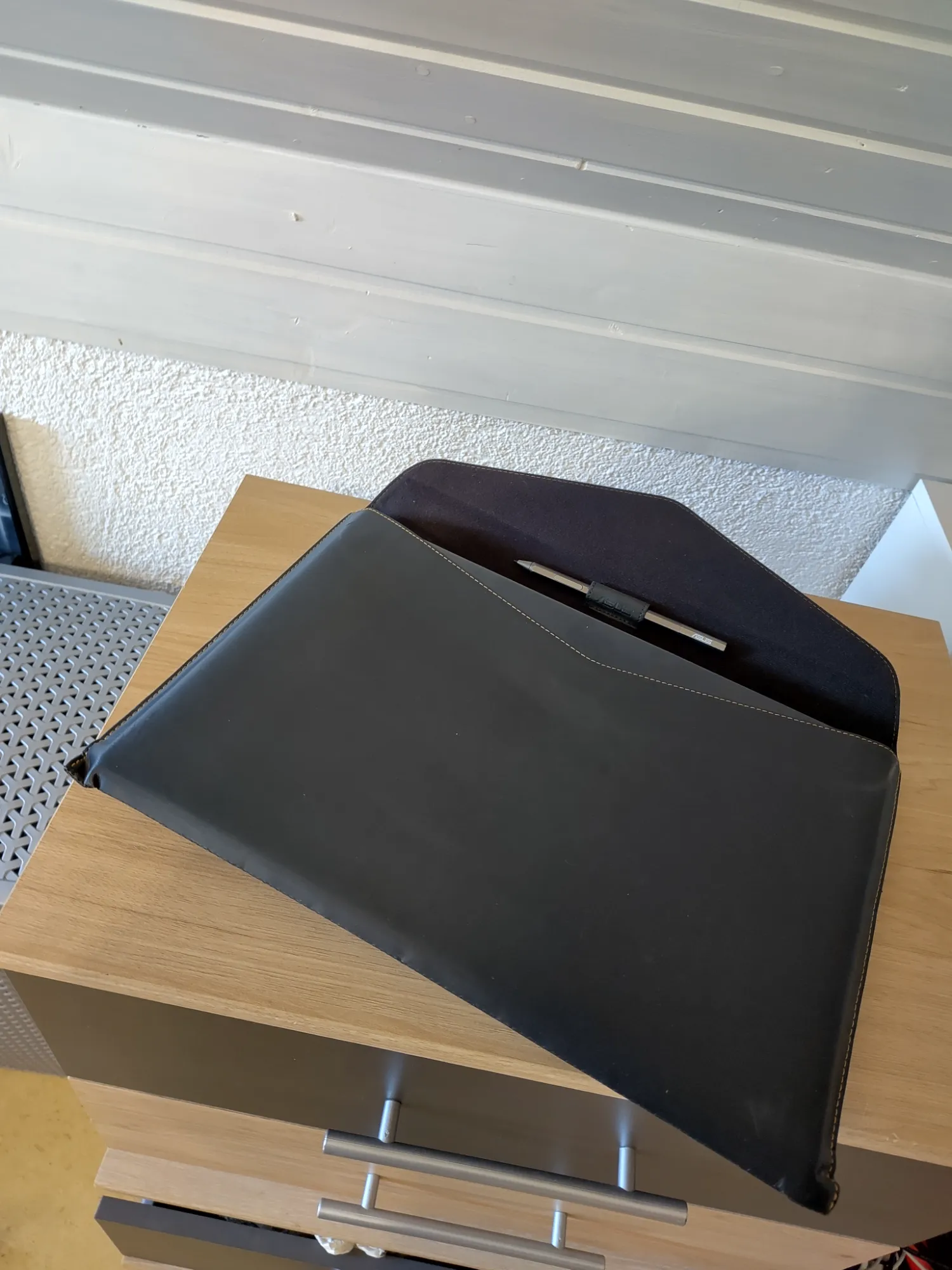 Image du produit ASUS ZenBook Pro Duo OLED (15.60", Intel Core i7-10870H, 16 Go, 1000 Go, CH)